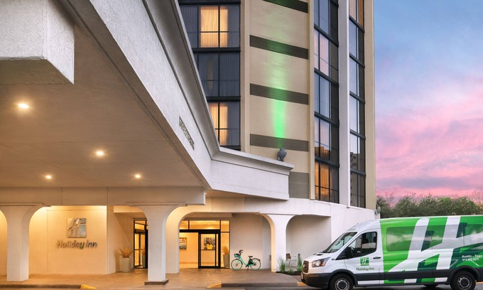 Rainey Street Historic District Hotel | Holiday Inn Austin -Town Lake by IHG