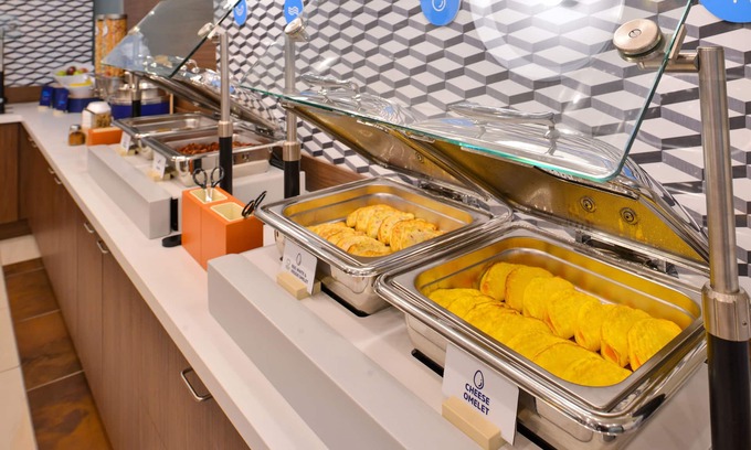 Biloxi Hotel | Holiday Inn Express Biloxi - Beach Blvd by IHG