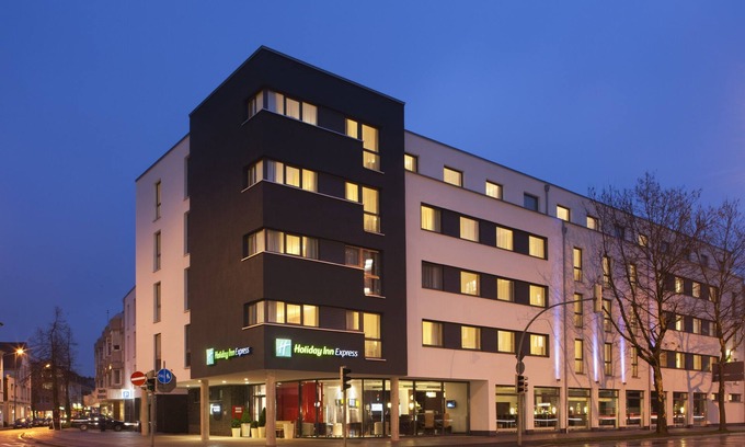Guetersloh Hotel | Holiday Inn Express Guetersloh by IHG