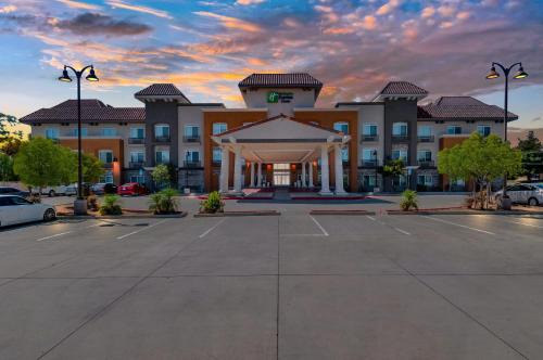 Banning Hotel | Holiday Inn Express Hotel & Suites Banning by IHG