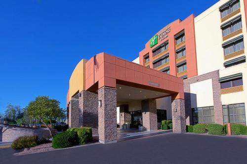 Tempe Hotel | Holiday Inn Express Hotel & Suites Tempe by IHG