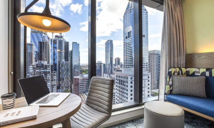 Melbourne Central Business District Hotel | Holiday Inn Express Melbourne Little Collins by IHG