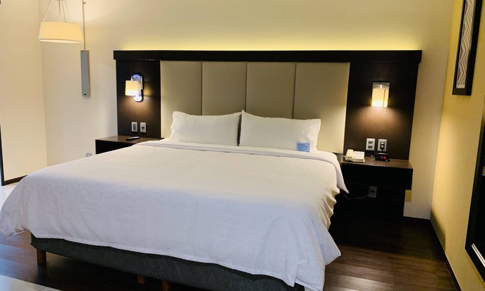 Downtown Mexico City Hotel | Holiday Inn Express Mexico Basilica by IHG