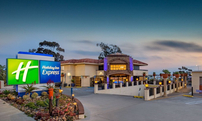 Old Town Hotel | Holiday Inn Express San Diego Airport - Old Town by IHG