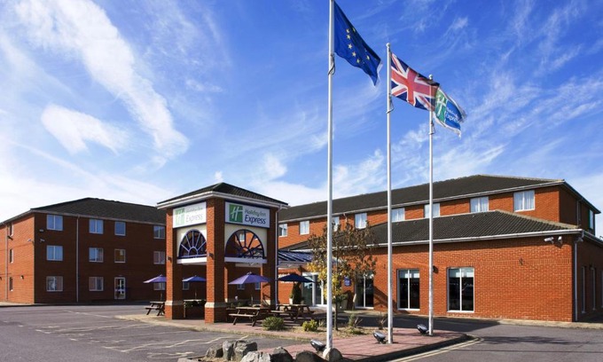 Southampton Hotel | Holiday Inn Express Southampton West by IHG