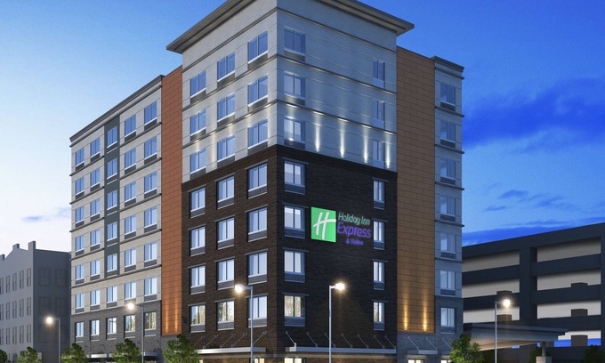 West Main Historic District Hotel | Holiday Inn Express & Suites Louisville Downtown by IHG