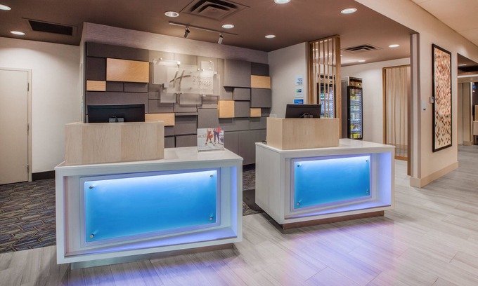 Stafford Hotel | Holiday Inn Express & Suites Stafford NW - Sugar Land by IHG