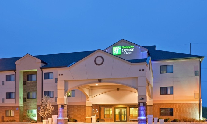 Lincoln Hotel | Holiday Inn Express & Suites South - Lincoln by IHG