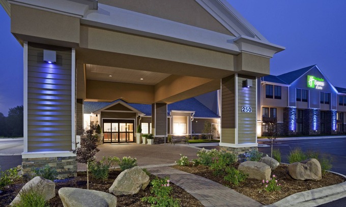Willmar Hotel | Holiday Inn Express & Suites Willmar by IHG