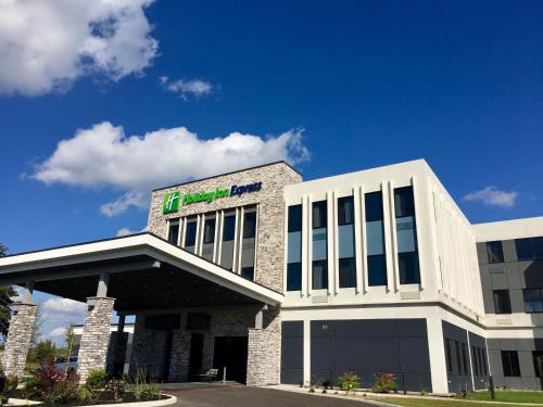 Grand Island Hotel | Holiday Inn Express - Grand Island by IHG
