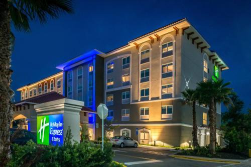 South Pinellas Community Council Hotel | Holiday Inn Express & Suites - St. Petersburg - Madeira Beach by IHG