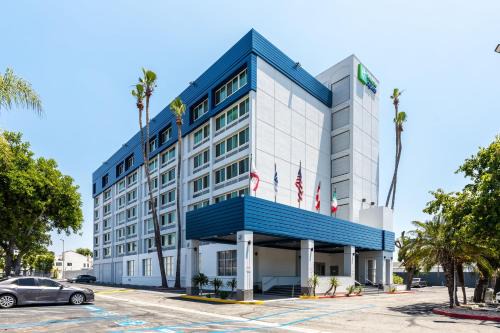 North Hills East Hotel | Holiday Inn Express Van Nuys by IHG