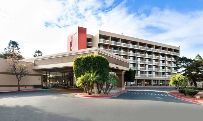 Rio Lindo Hotel | Holiday Inn Oxnard – Ventura by IHG