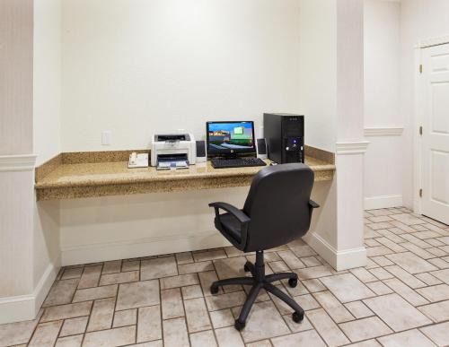 Redding Hotel | Holiday Inn Redding by IHG