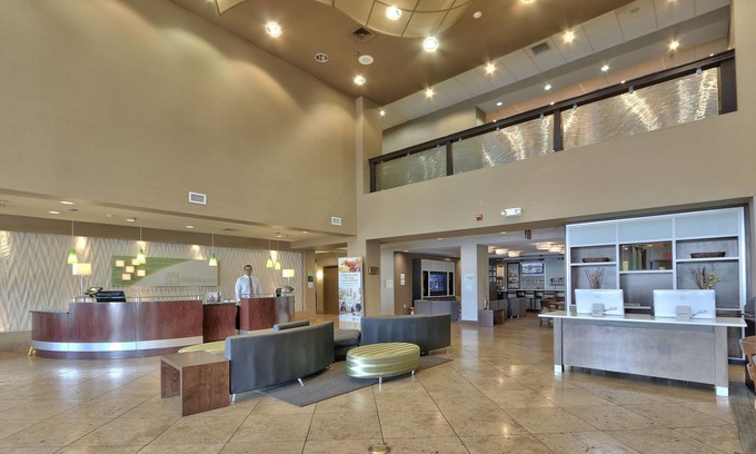 Northeast Heights Hotel | Holiday Inn & Suites Albuquerque-North I-25 by IHG