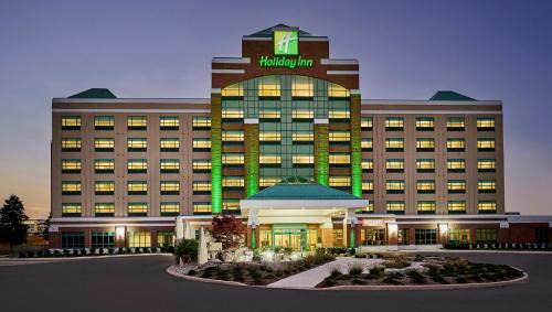 Oakville Hotel | Holiday Inn & Suites Oakville at Bronte by IHG