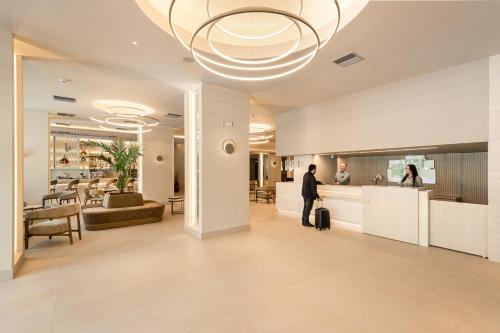 Vardaris Hotel | Holiday Inn Thessaloniki by IHG