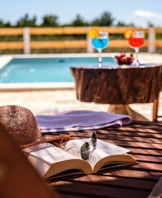 Milna (Brac) House | Holliday Home "Maslinada"