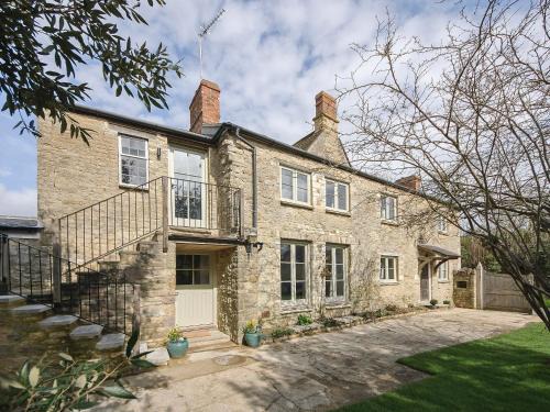 Chipping Norton House | Holliers Cottage