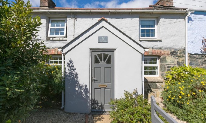 Newtown-in-St-Martin House | Holly Cottage