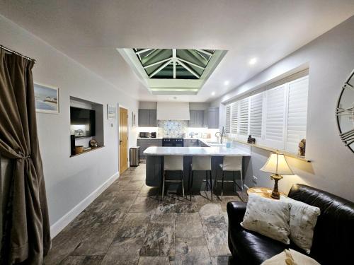 Ticehurst House | Holly Cottage