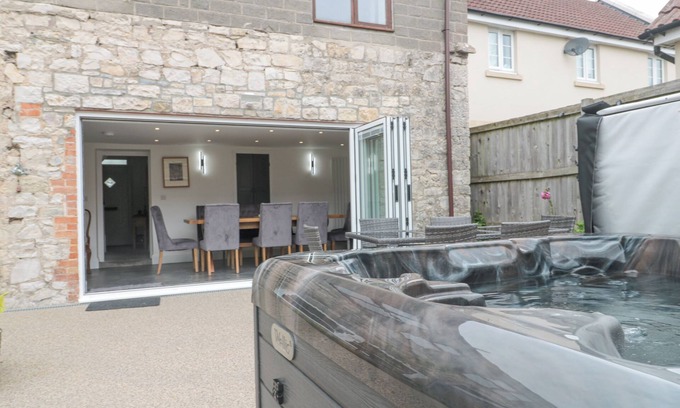 Langport Cottage | Holly Lodge