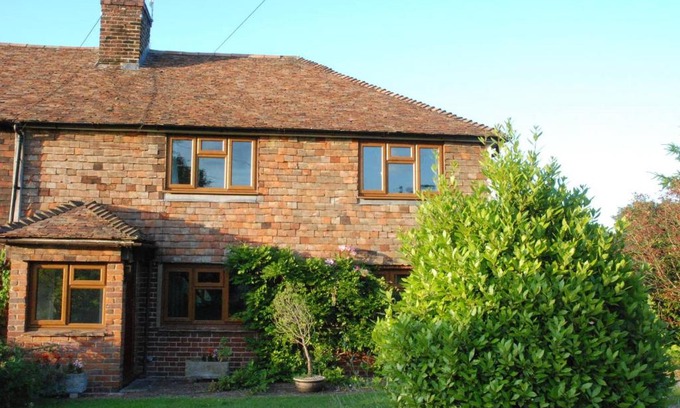Willesborough House | Hollyhock Cottage