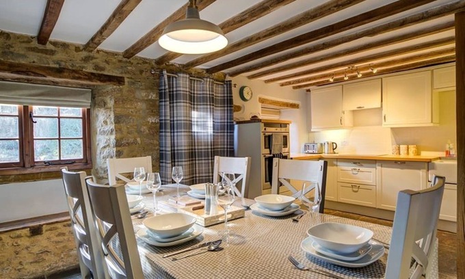 Hook Norton Cottage | Hollytree Cottage