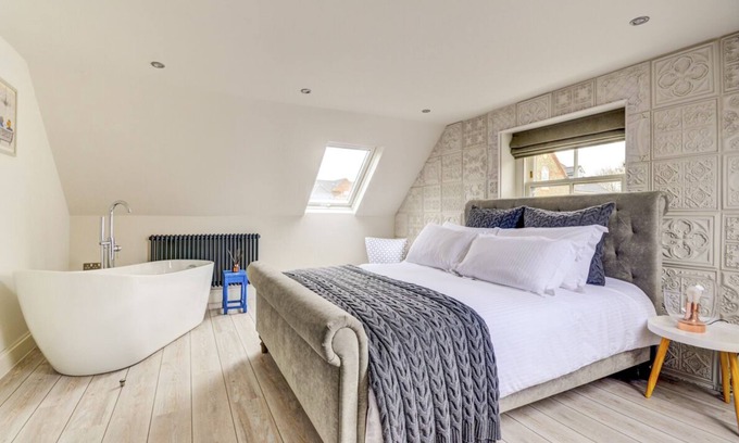 Holt Villa | Holt Hideaway - One Bedroom Villa, Sleeps 2