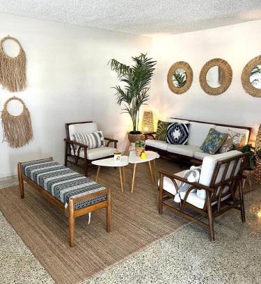 Levittown House | Home Aire Familiar