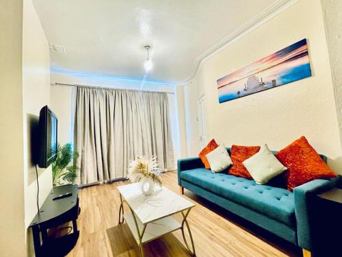 Plaistow South Apartment | Home at Plaistow convenient to Custom House Excel and free parking