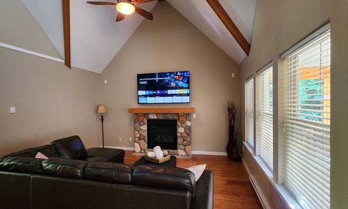 Lindell Beach Cabin | Home Away from Home