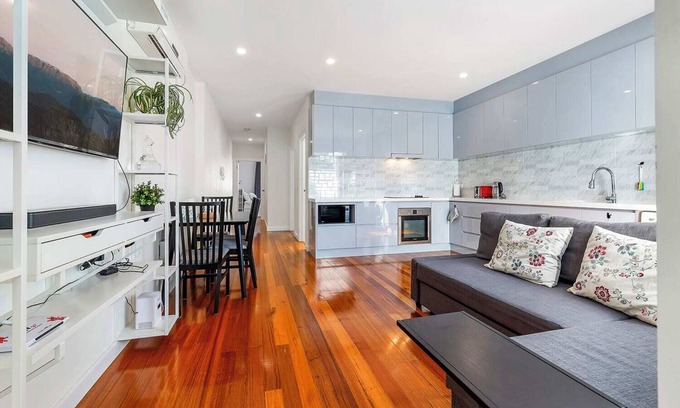 Footscray Apartment | Home Away From Home in Footscray
