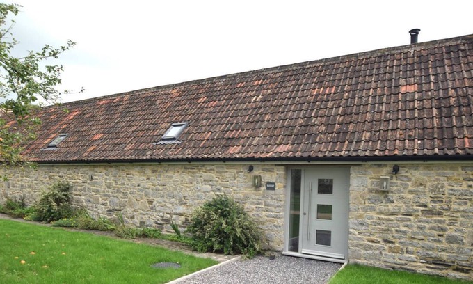 Badgworth House | Home Farm - Russet in the beautiful Axbridge