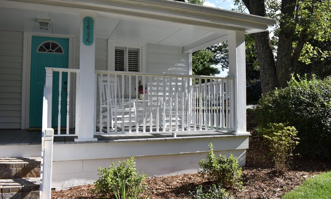 Hendersonville Other | Home in Hendersonville's Historic Lennox Park close to many fun activities.