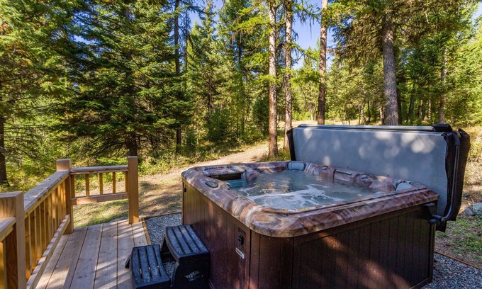 Whitefish House | Home on 16 acres w/easy trail access, hot tub & fire pits - Stillwater Mountain Lodge