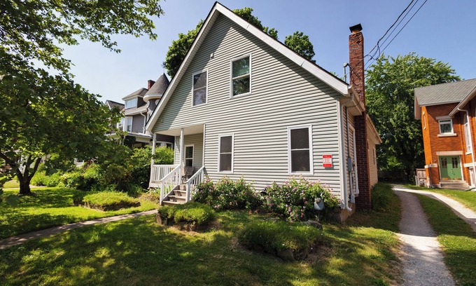Oberlin House | Home STEPS from Oberlin
