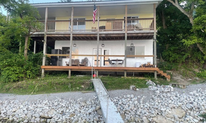 Warsaw House | Home unit 2 in Warsaw, ky/Charms River Side House