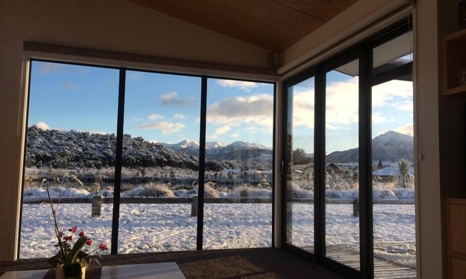 Albert Town House | Home with Beautiful Outlook