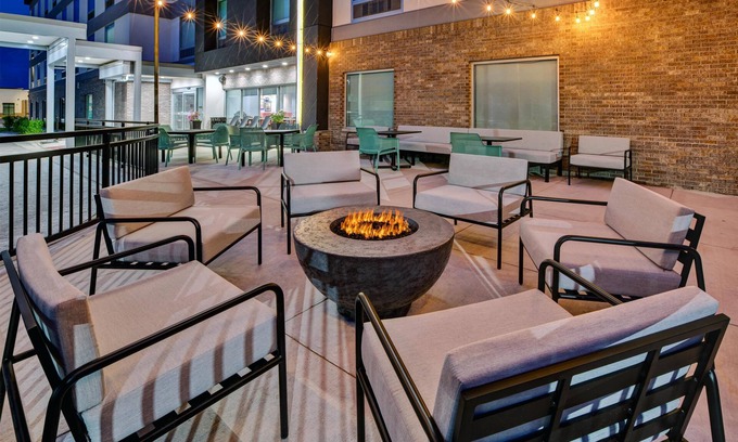 Traverse City Hotel | Home2 Suites By Hilton Traverse City