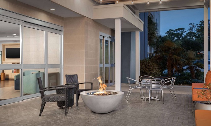 Tallahassee Hotel | Home2 Suites by Hilton Tallahassee State Capitol