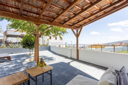 Arafo House | Home2Book Stunning Design House Arafo