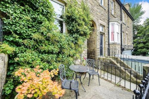 Pateley Bridge House | Homely 4 bed cottage central characterful