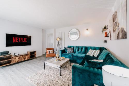 Harborne House | Homely, City close by, Fast WiFi Contractors Family, Garden