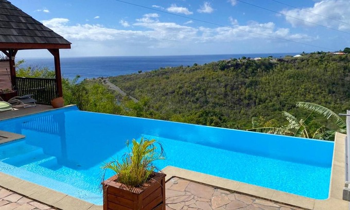 Marigot House | Homerez - Amazing bungalow 6 km away from the beach for 6 ppl. with shared pool