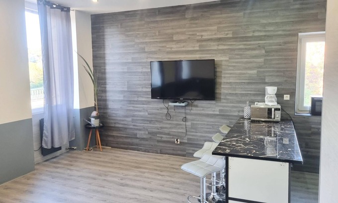 Velars-sur-Ouche Apartment | Homerez - Appartement for 5 ppl. with garden and terrace at Velars-sur-Ouche