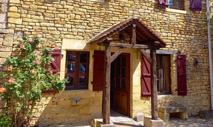 Prats-de-Carlux House | Homerez - Beautiful house for 4 ppl. with garden and terrace at Prats-de-Carlux