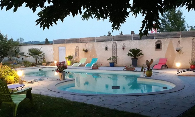 Duravel House | Homerez - Beautiful house for 6 ppl. with shared pool and garden at Duravel