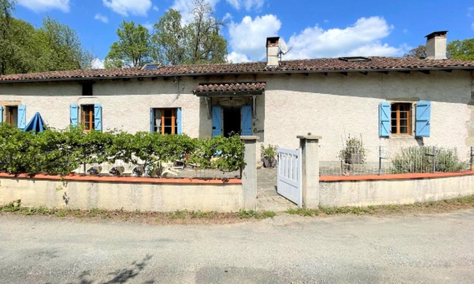 Bagnac-sur-Cele House | Homerez - Big house for 9 ppl. with terrace at Bagnac-sur-Célé