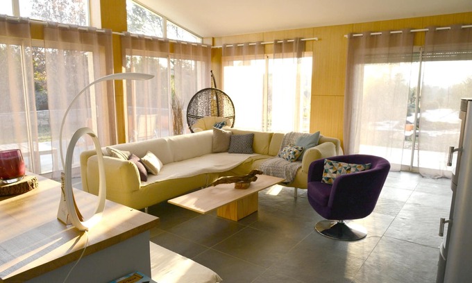Gareoult Villa | Homerez - Big villa for 10 ppl. with swimming-pool and terrace at Garéoult